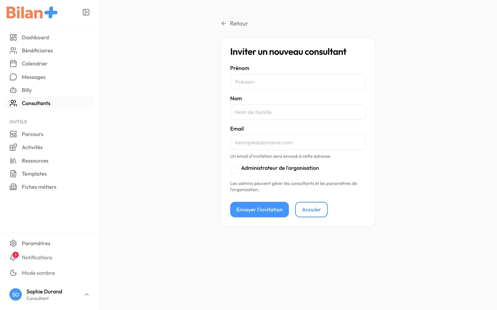 Le formulaire « Inviter un nouveau consultant » : prénom, nom, adresse et la case « Administrateur de l'organisation »