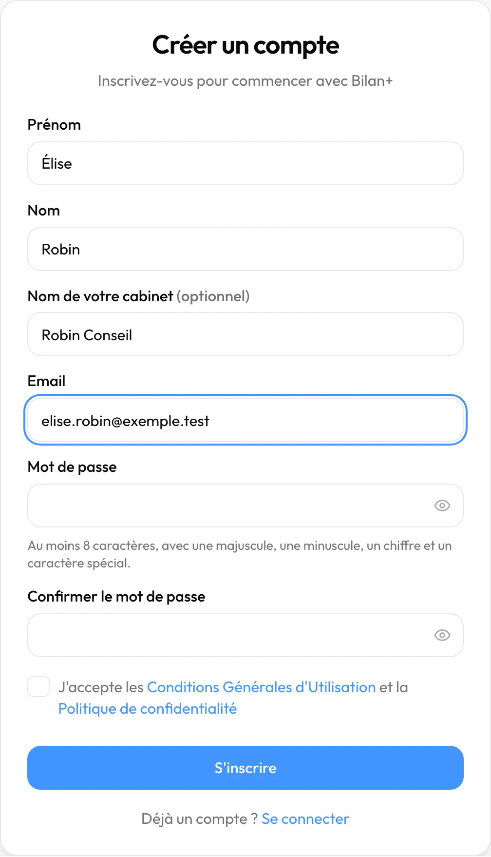 Le formulaire « Créer un compte » : prénom, nom, nom du cabinet, adresse e-mail, mot de passe et sa confirmation, case d'acceptation