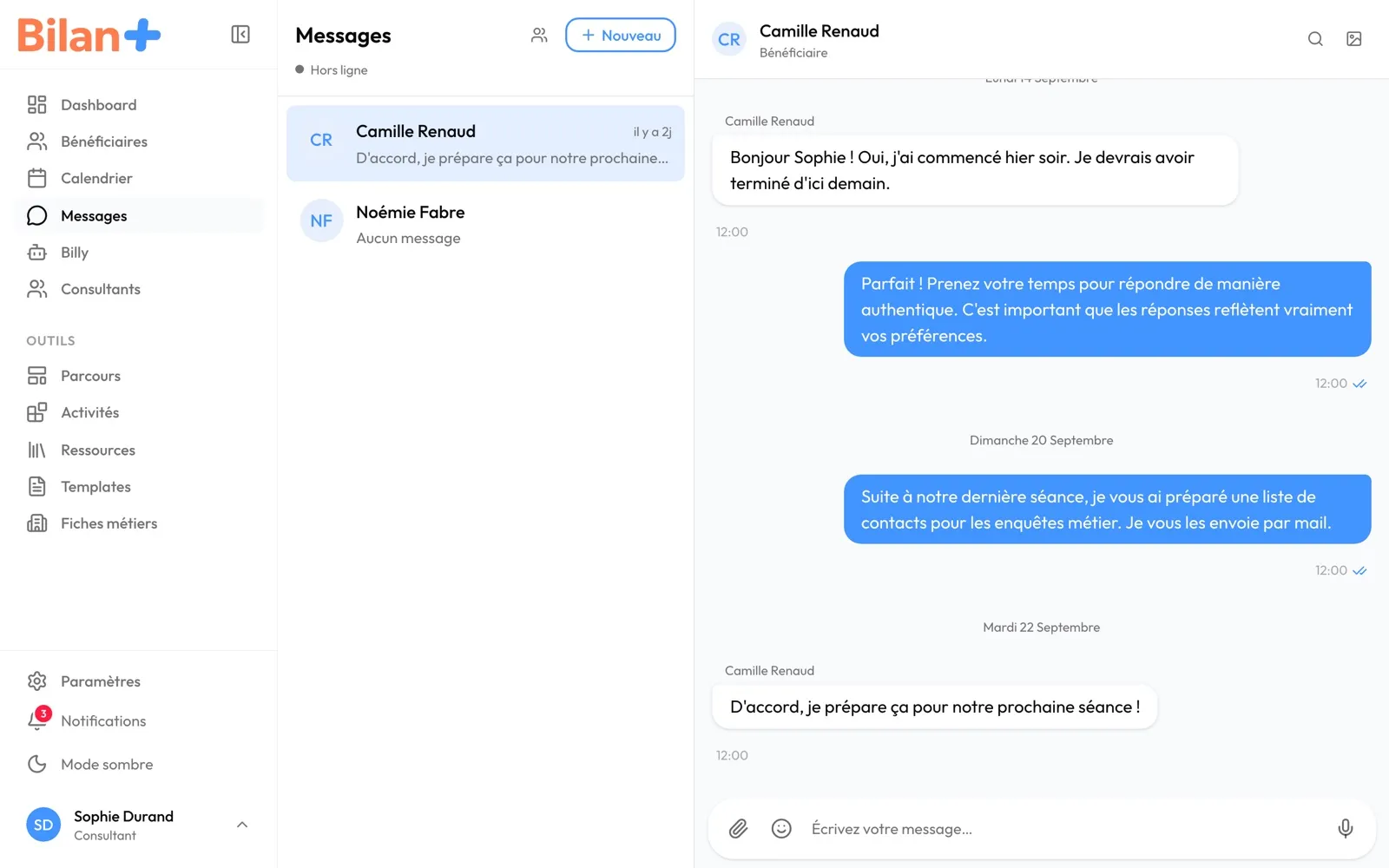 L'écran « Messages » : la liste des conversations à gauche, la conversation avec Camille Renaud à droite