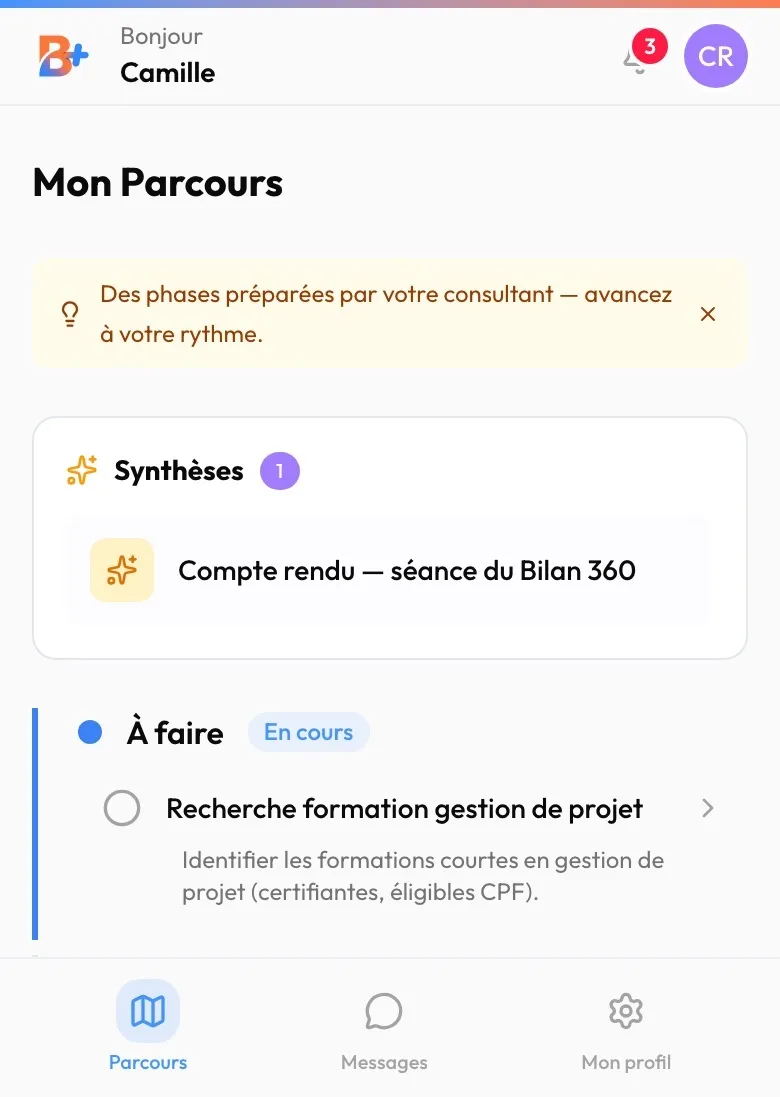 « Mon Parcours » sur téléphone : la rubrique « Synthèses » en tête, la première phase et son étape, et la barre du bas